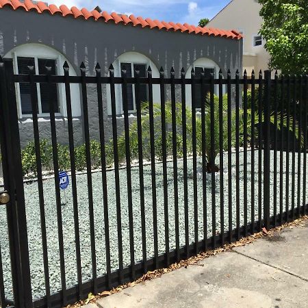 Modern 2/1 Apt Near Midtown And Beaches Miami Luaran gambar