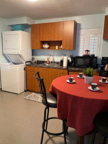 Modern 2/1 Apt Near Midtown And Beaches Miami Luaran gambar