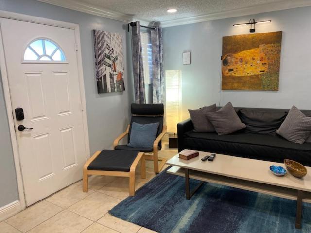 Modern 2/1 Apt Near Midtown And Beaches Miami Luaran gambar