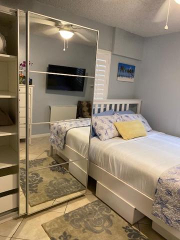 Modern 2/1 Apt Near Midtown And Beaches Miami Luaran gambar