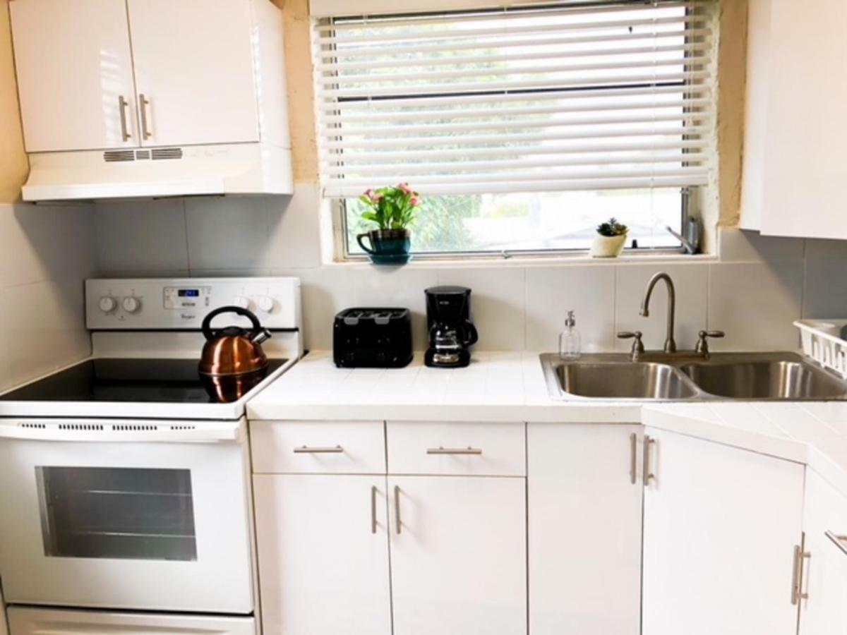 Modern 2/1 Apt Near Midtown And Beaches Miami Luaran gambar
